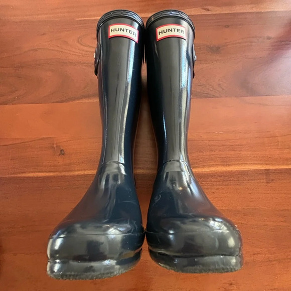 Hunter Original Tall High Gloss Rain Boots in Navy - Picture 5 of 9